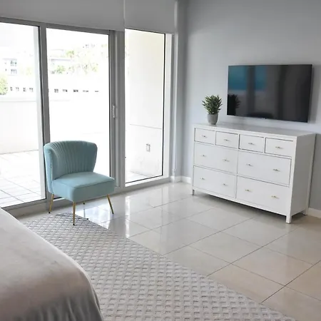 516-Midtown Neighborhood, 2 Bed, Great Location! Apartment